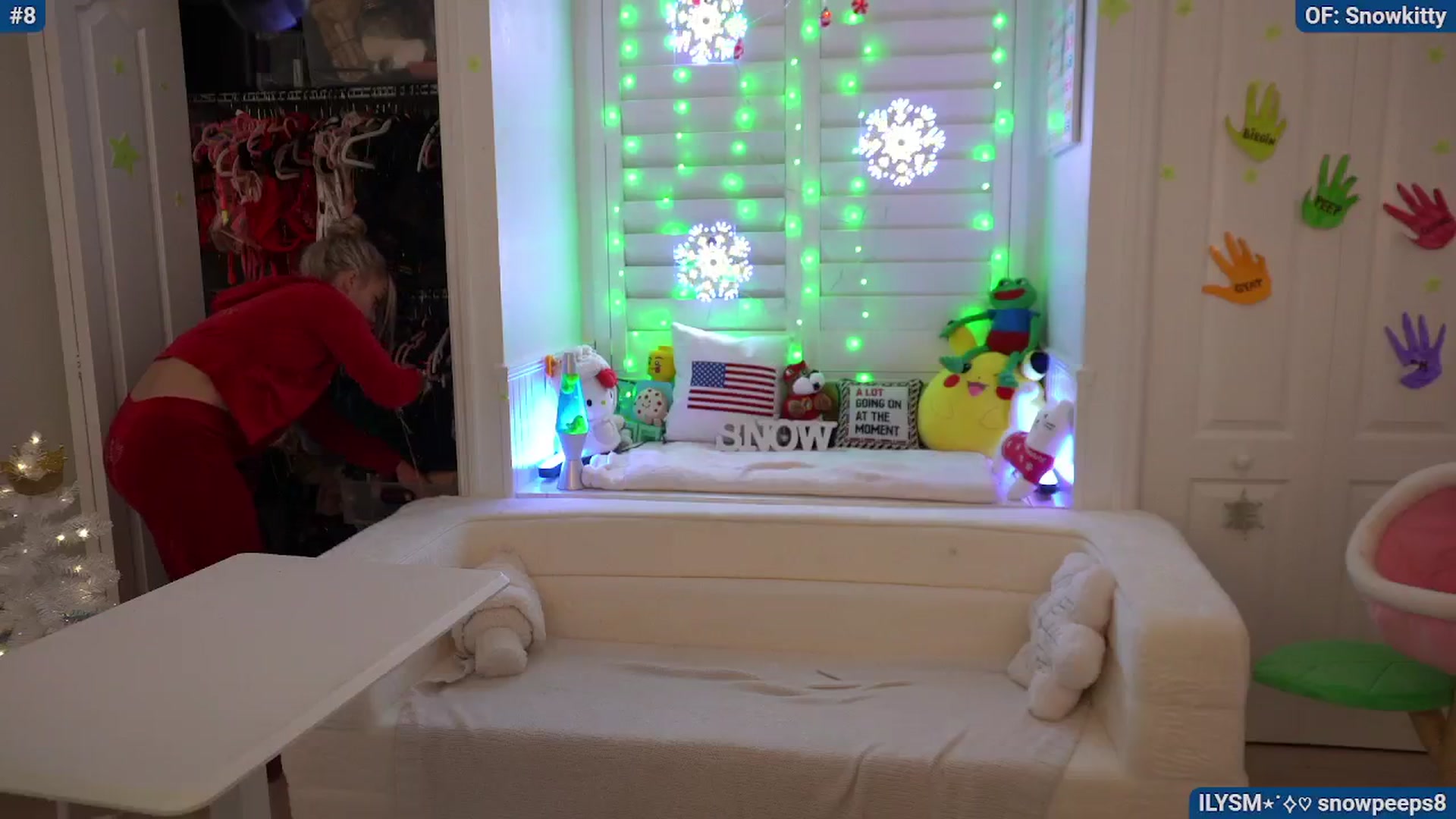 Gallery image thumbnail from Snowkitty's myfreecams stream on, 11/25/2024, 04:05 image 17 of 20