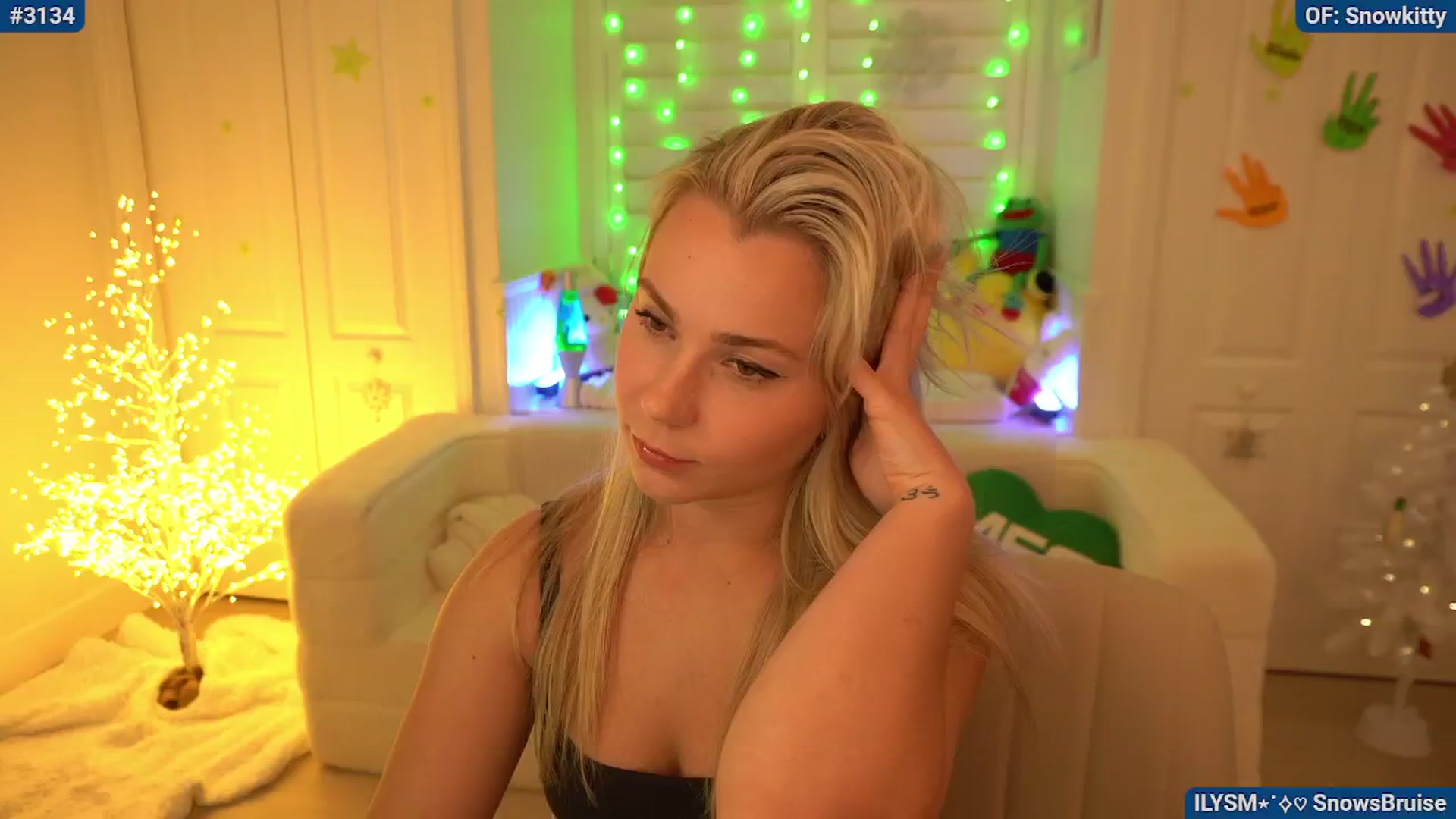 Gallery image thumbnail from Snowkitty's myfreecams stream on, 12/11/2024, 04:32 image 11 of 20