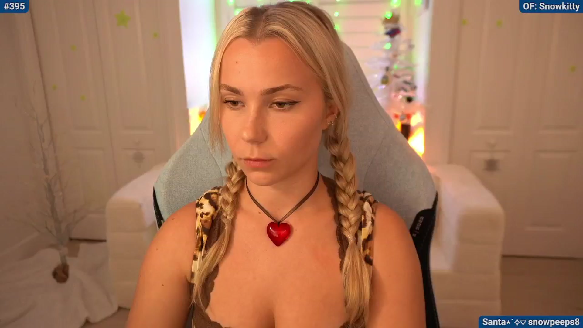 Gallery image thumbnail from Snowkitty's myfreecams stream on, 12/19/2024, 04:52 image 10 of 20