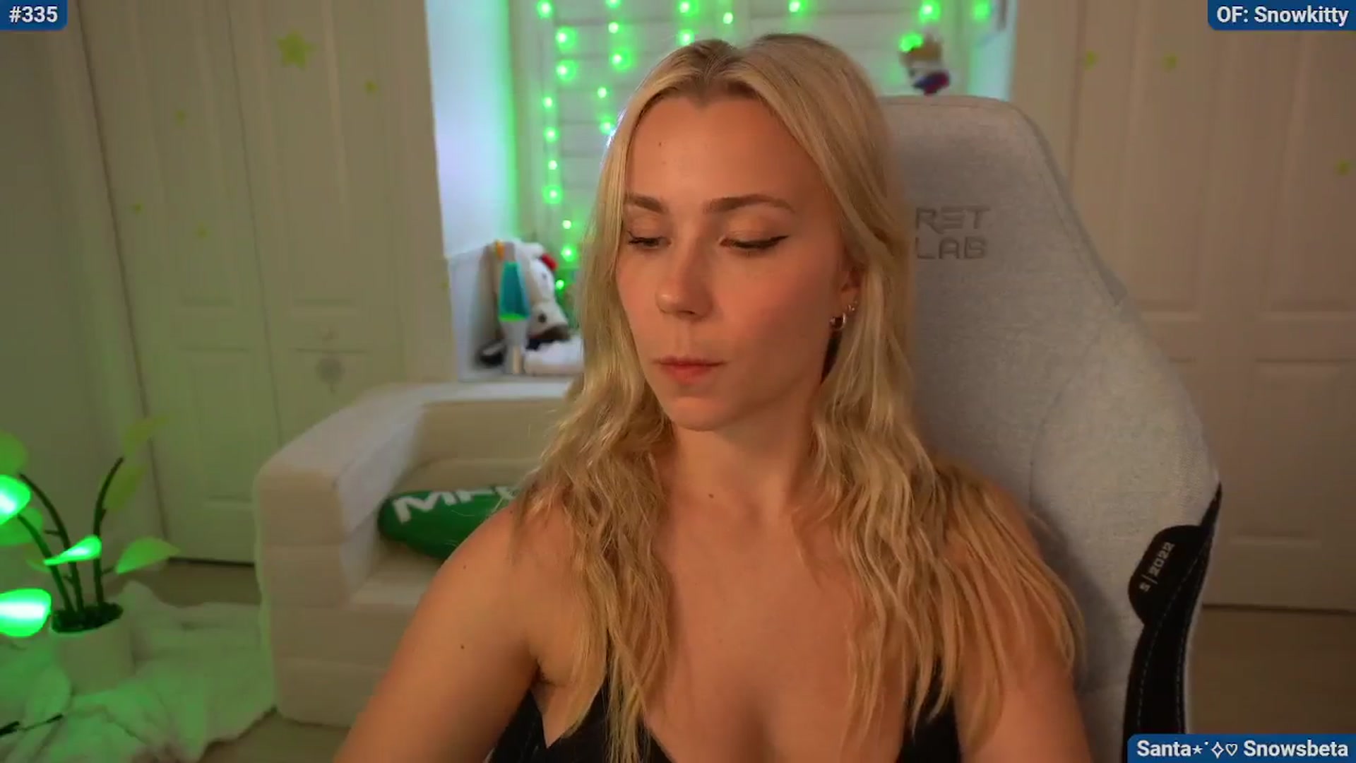 Gallery image thumbnail from Snowkitty's myfreecams stream on, 12/20/2024, 04:34 image 2 of 20