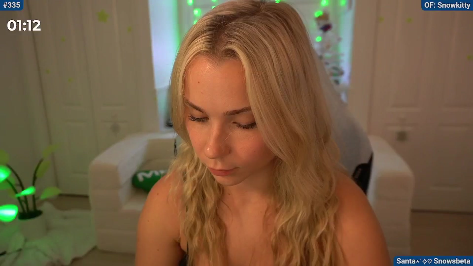 Gallery image thumbnail from Snowkitty's myfreecams stream on, 12/20/2024, 04:34 image 8 of 20