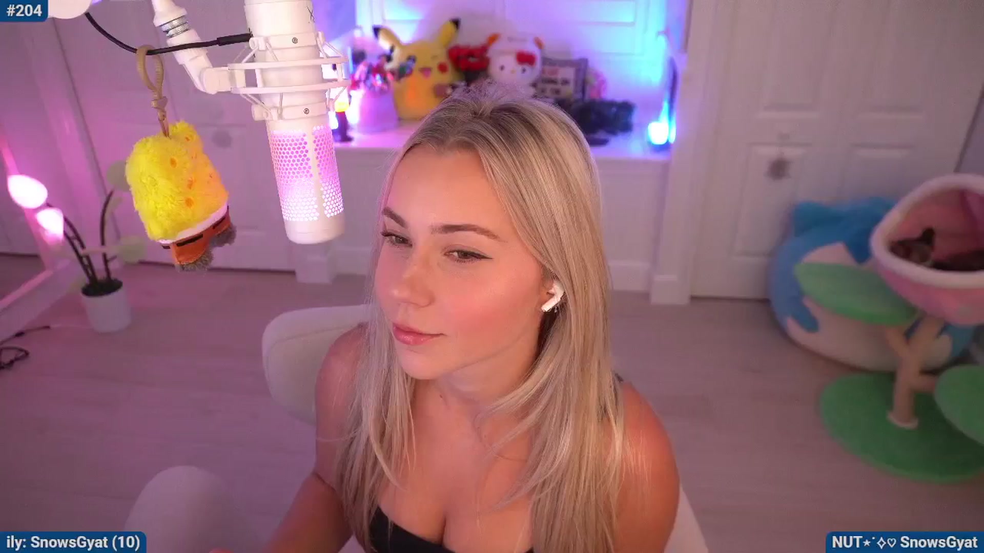 Gallery image thumbnail from Snowkitty's myfreecams stream on, 11/14/2025, 02:05 image 2 of 20