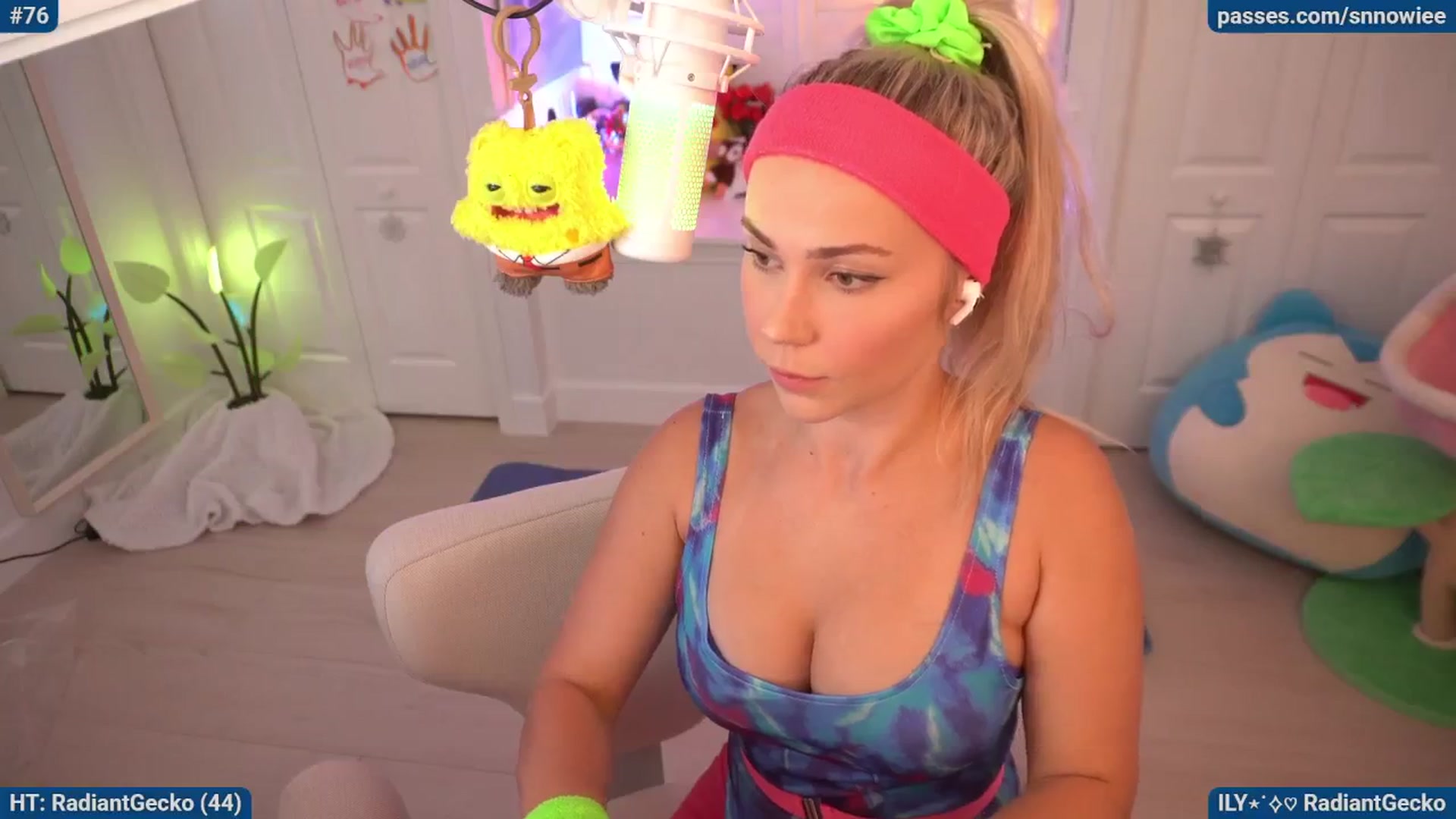 Gallery image thumbnail from Snowkitty's myfreecams stream on, 11/20/2025, 02:44 image 14 of 20