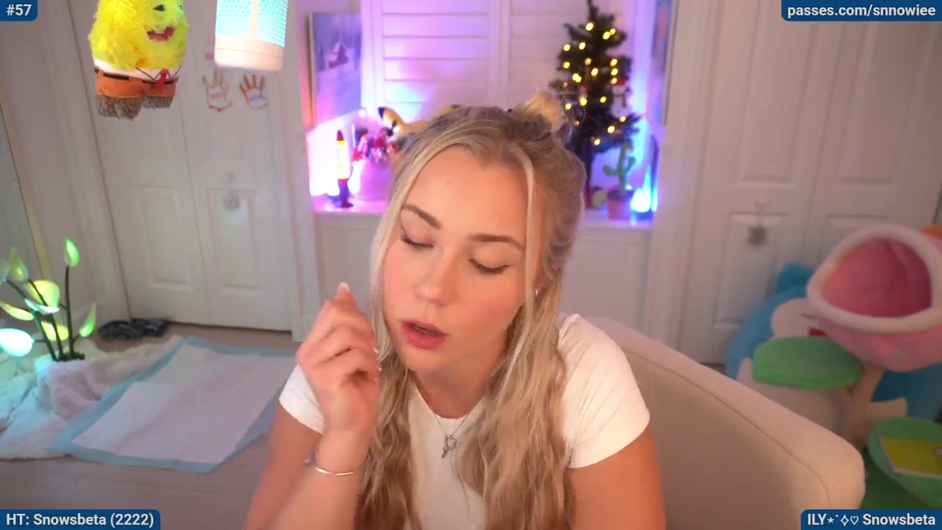 Gallery image thumbnail from Snowkitty's myfreecams stream on, 11/22/2025, 04:51 image 18 of 20
