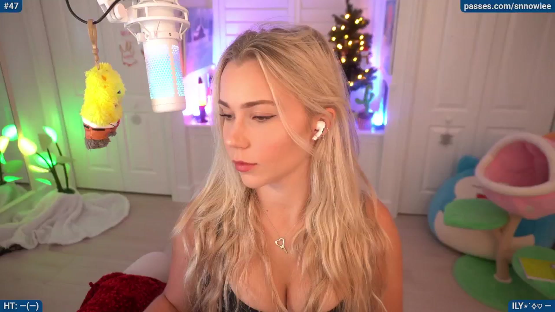 Gallery image thumbnail from Snowkitty's myfreecams stream on, 11/23/2025, 02:03 image 2 of 20