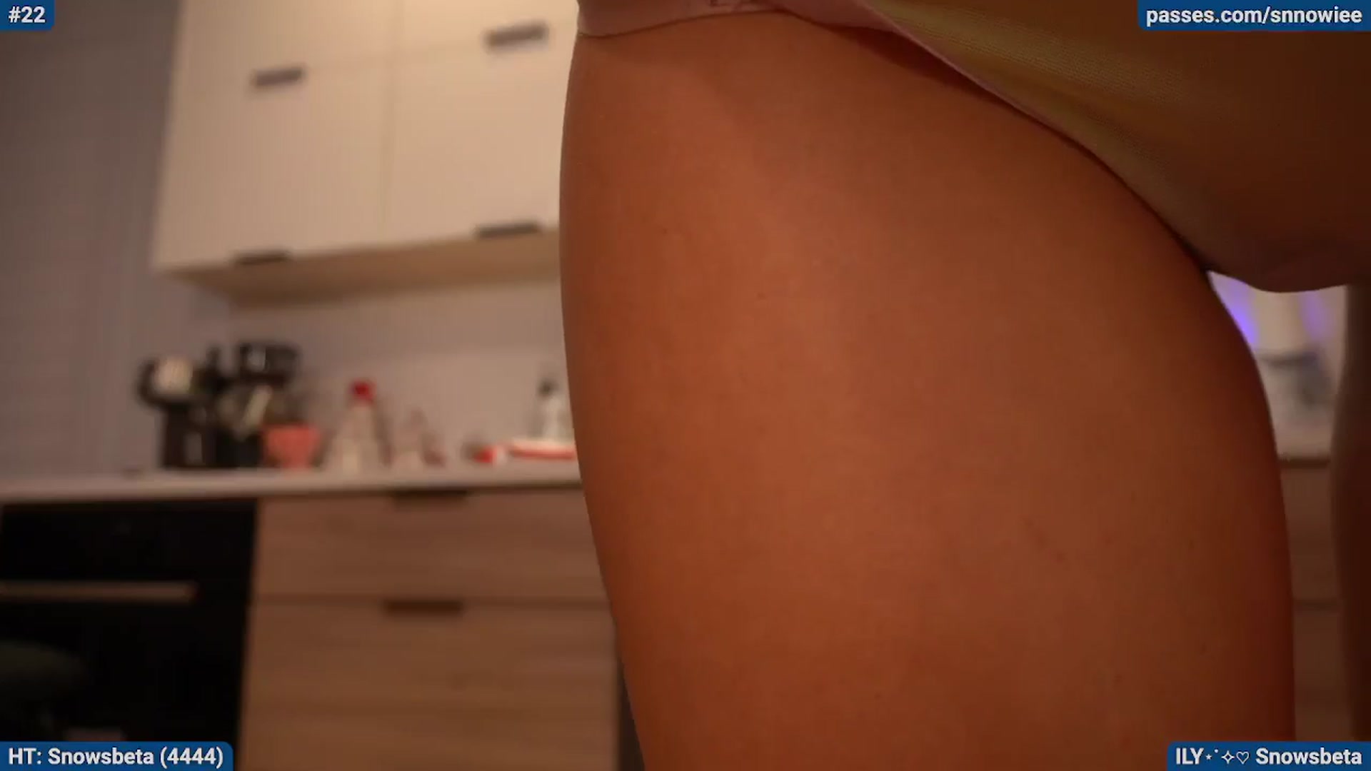 Gallery image thumbnail from Snowkitty's myfreecams stream on, 11/27/2025, 06:55 image 18 of 20