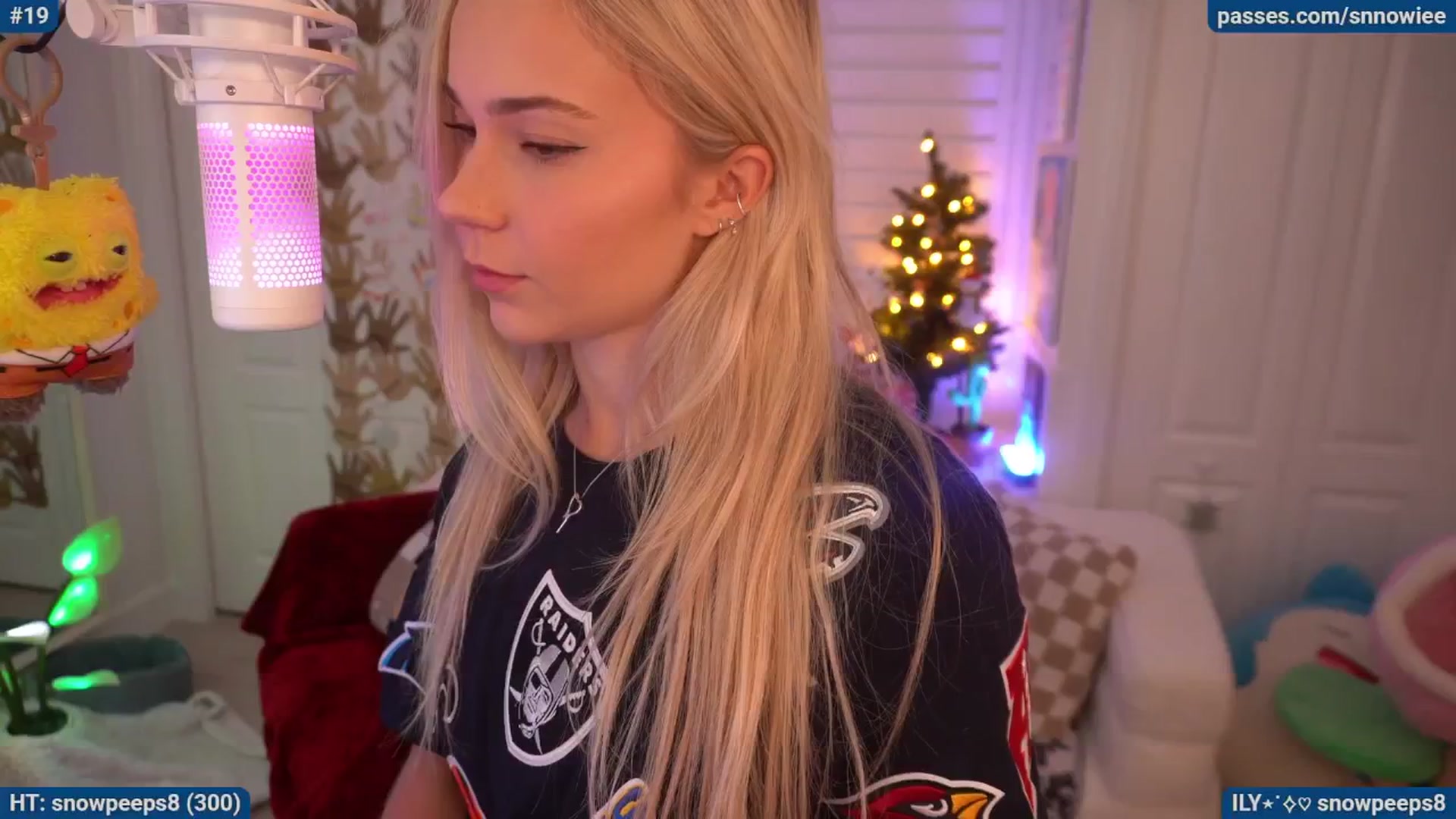 Gallery image thumbnail from Snowkitty's myfreecams stream on, 12/01/2025, 04:46 image 2 of 20