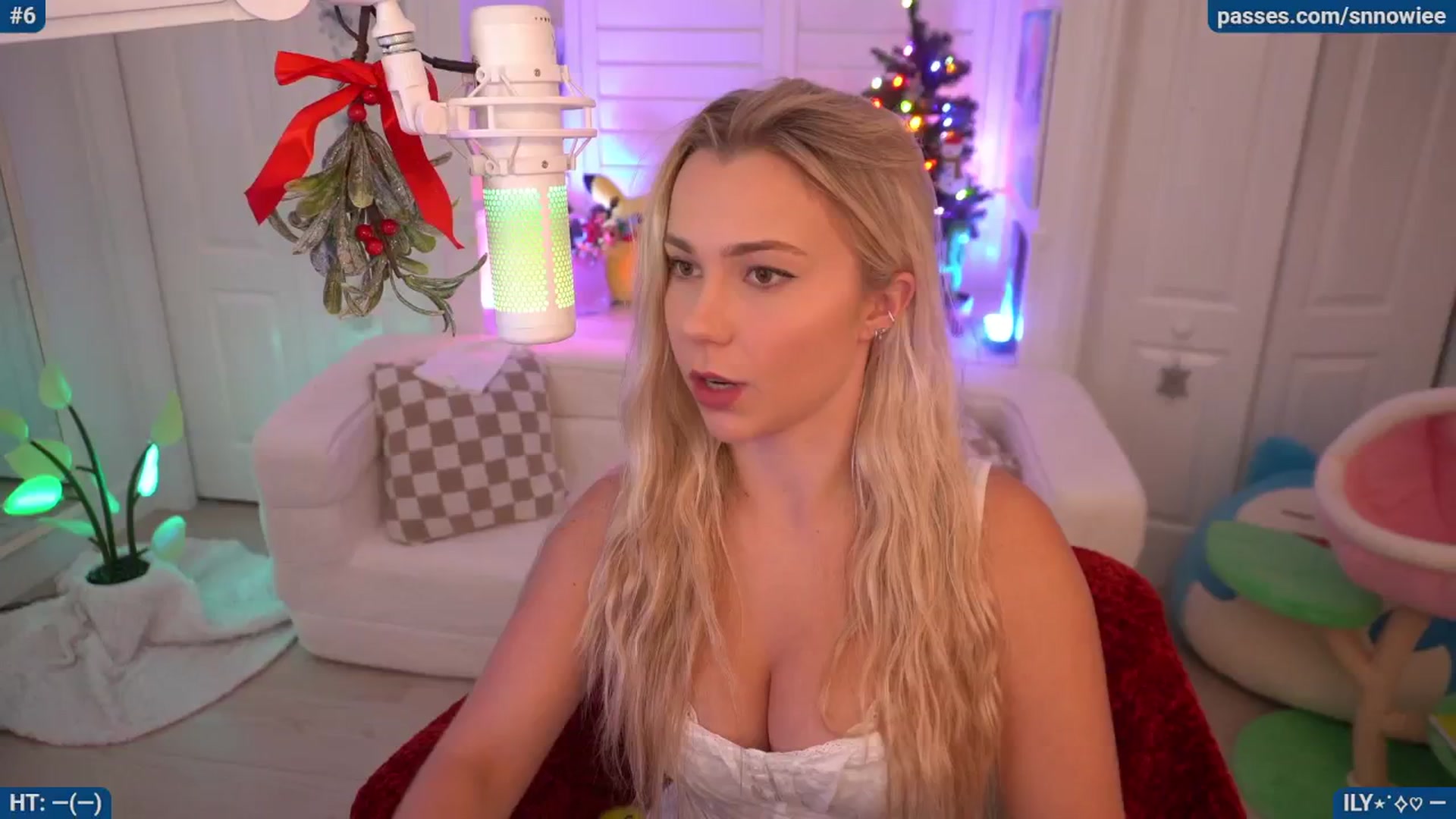 Gallery image thumbnail from Snowkitty's myfreecams stream on, 12/05/2025, 03:12 image 8 of 20