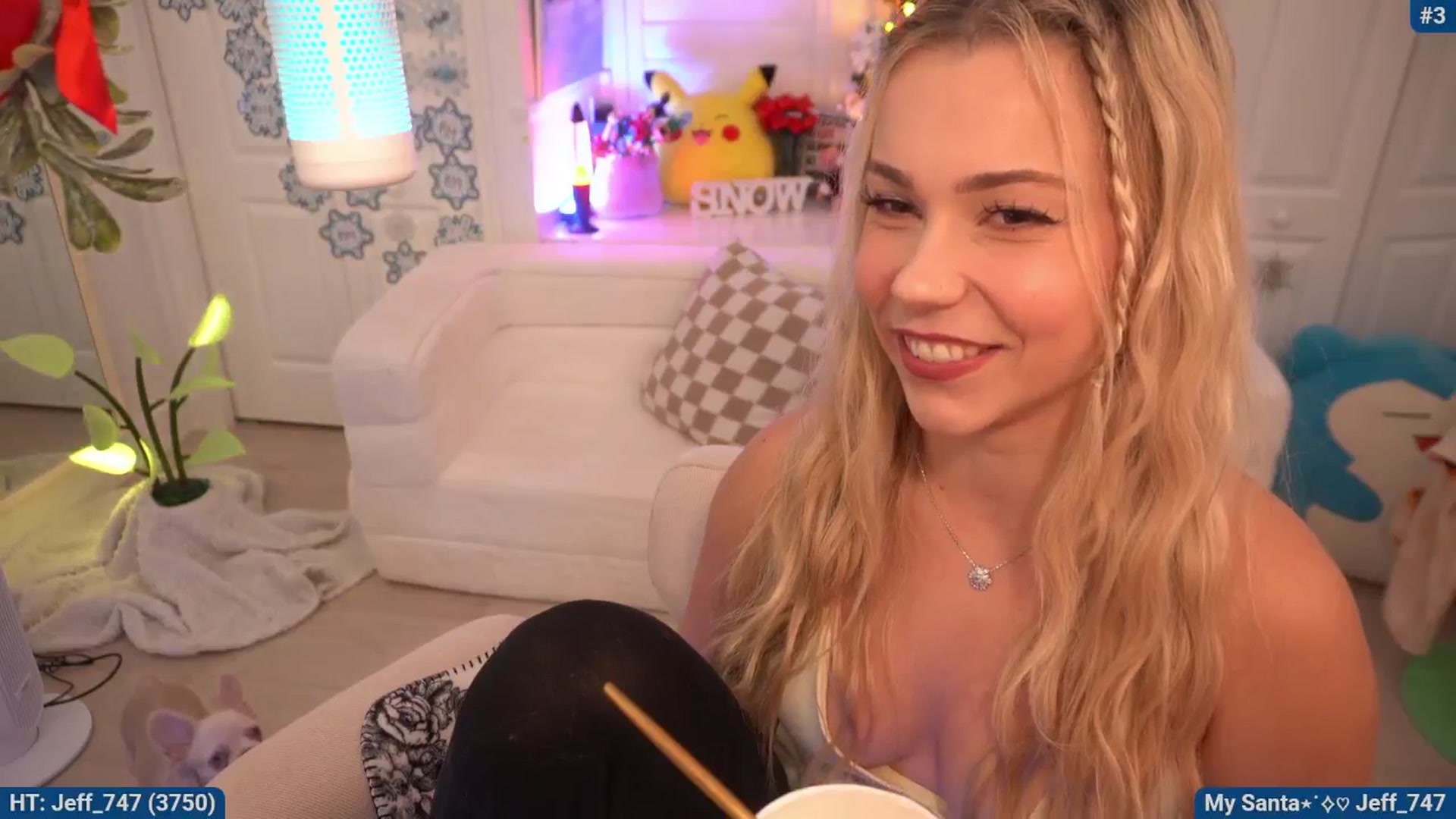 Gallery image thumbnail from Snowkitty's myfreecams stream on, 12/24/2025, 04:29 image 13 of 20