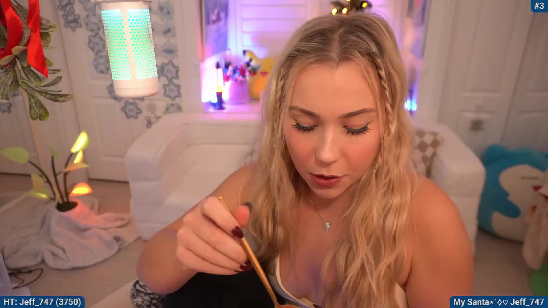 Gallery image thumbnail from Snowkitty's myfreecams stream on, 12/24/2025, 04:29 image 7 of 20
