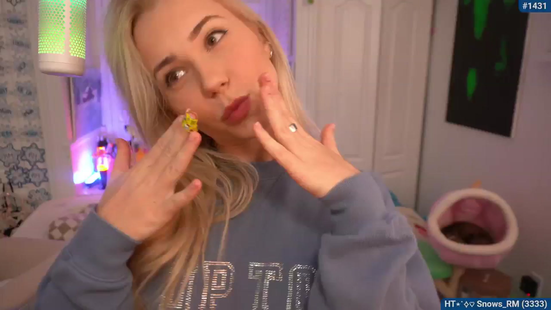 Gallery image thumbnail from Snowkitty's myfreecams stream on, 01/08/2026, 05:27 image 5 of 20