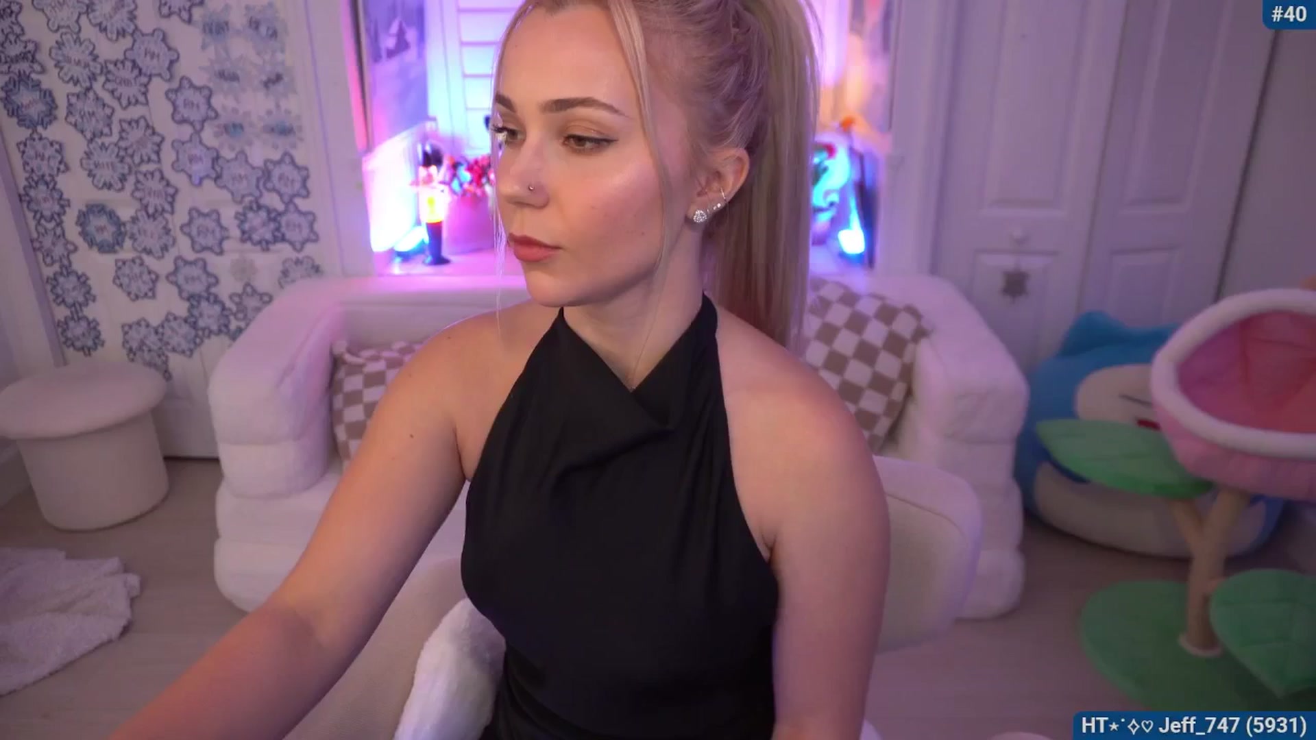 Gallery image thumbnail from Snowkitty's myfreecams stream on, 01/25/2026, 04:43 image 16 of 20