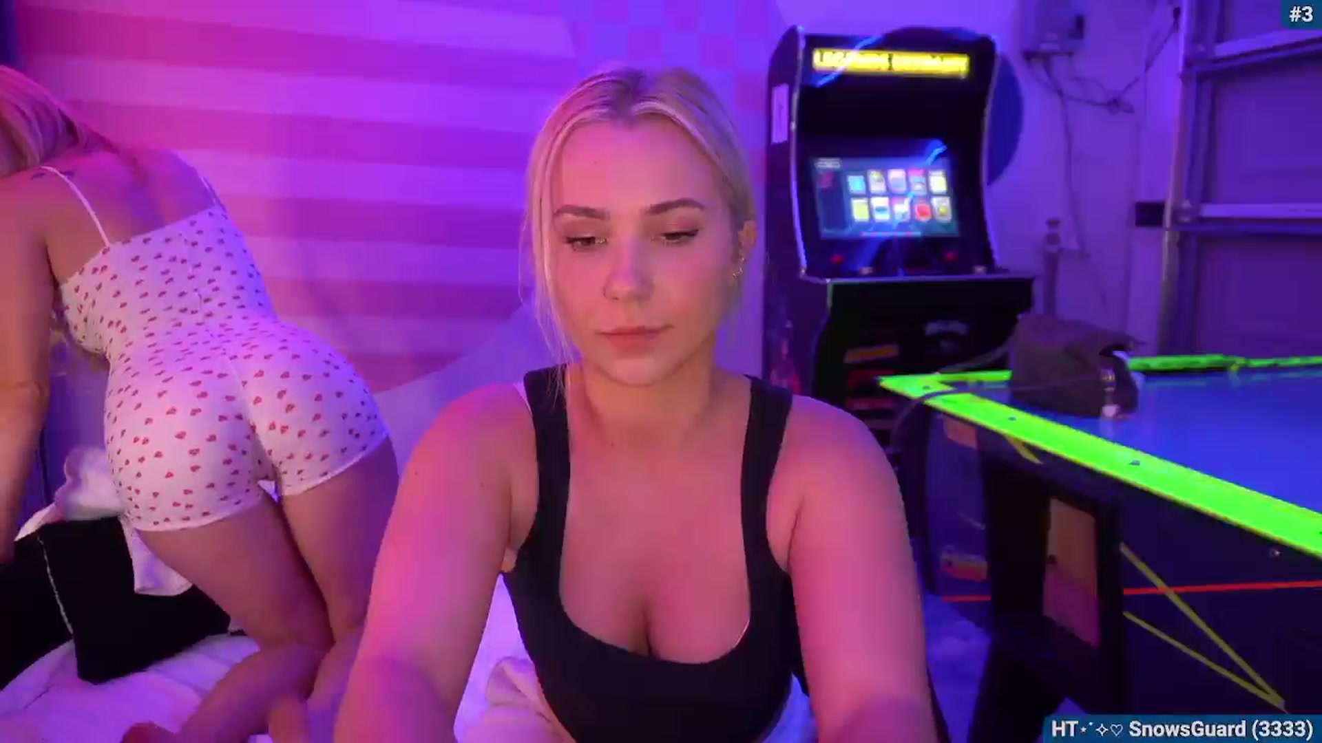 Gallery image thumbnail from Snowkitty's myfreecams stream on, 02/11/2026, 05:09 image 4 of 20