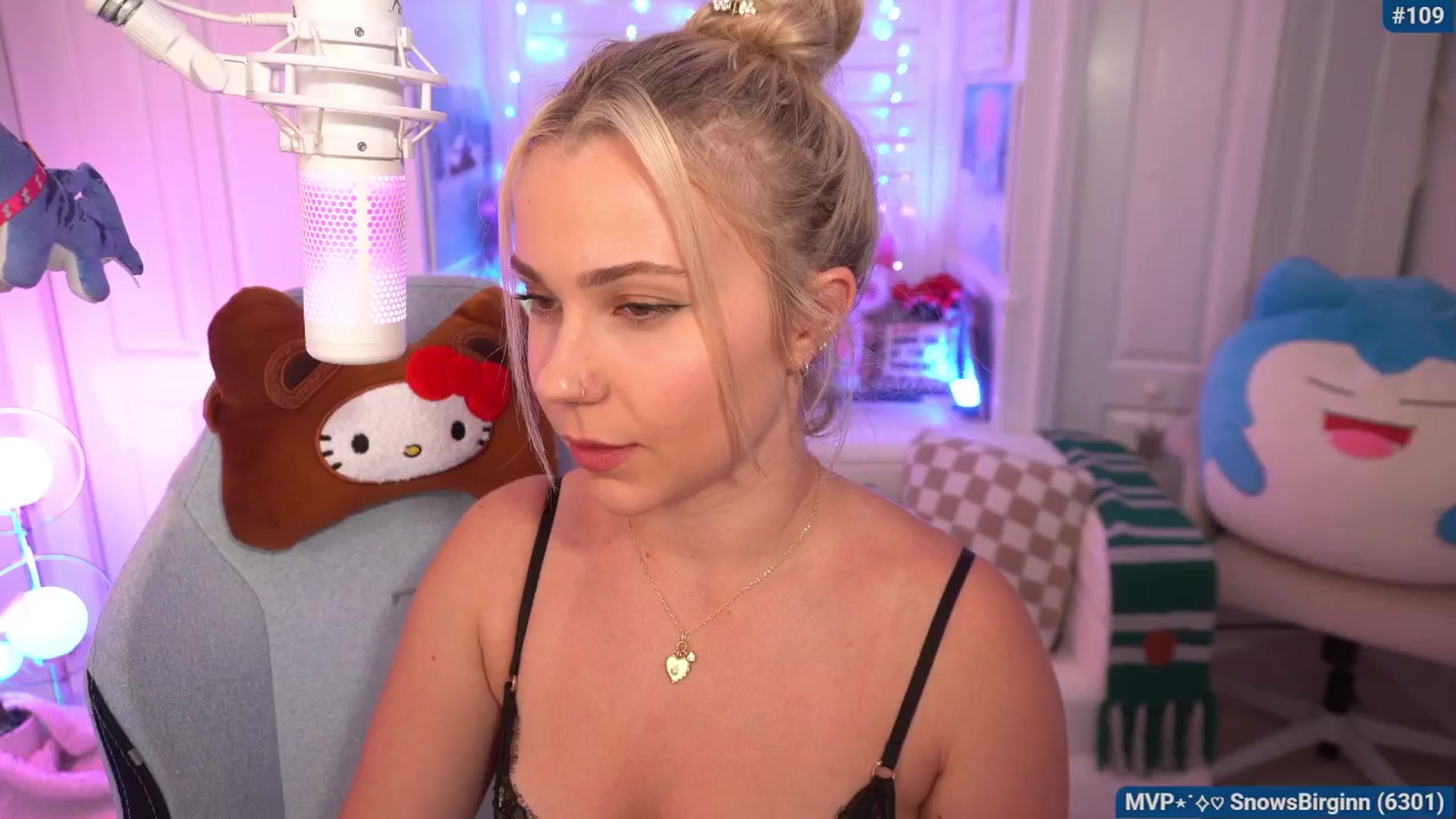 Gallery image thumbnail from Snowkitty's myfreecams stream on, 03/21/2026, 04:43 image 17 of 20
