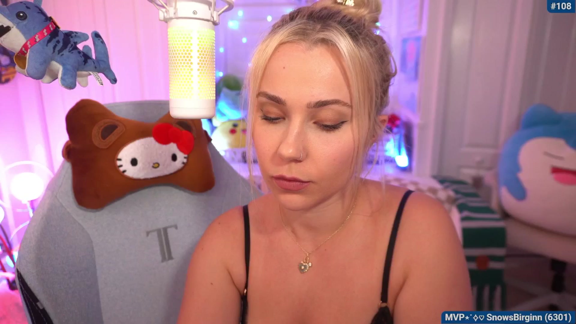 Gallery image thumbnail from Snowkitty's myfreecams stream on, 03/21/2026, 04:43 image 19 of 20