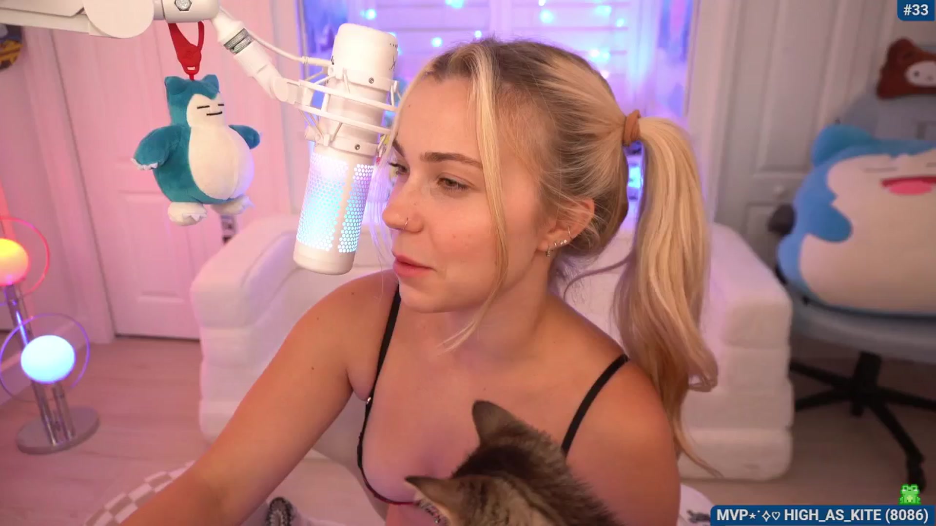 Gallery image thumbnail from Snowkitty's myfreecams stream on, 04/22/2026, 03:27 image 14 of 20