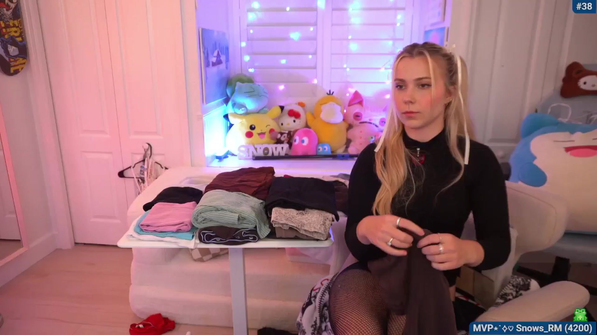 Gallery image thumbnail from Snowkitty's myfreecams stream on, 04/26/2026, 05:03 image 7 of 20