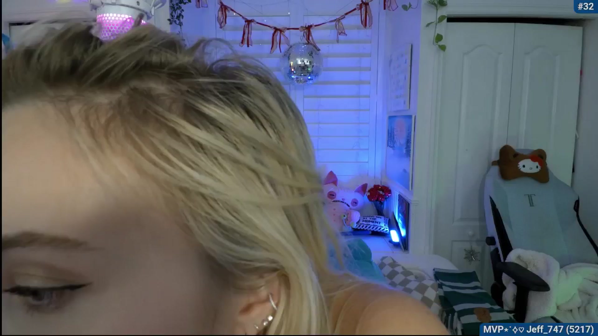Gallery image thumbnail from Snowkitty's myfreecams stream on, 04/30/2026, 03:53 image 16 of 20