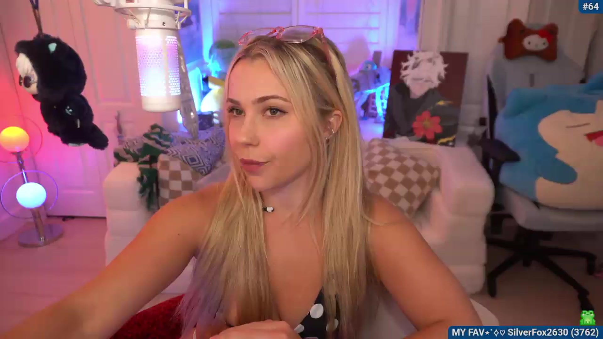 Gallery image thumbnail from Snowkitty's myfreecams stream on, 06/05/2026, 04:15 image 4 of 20
