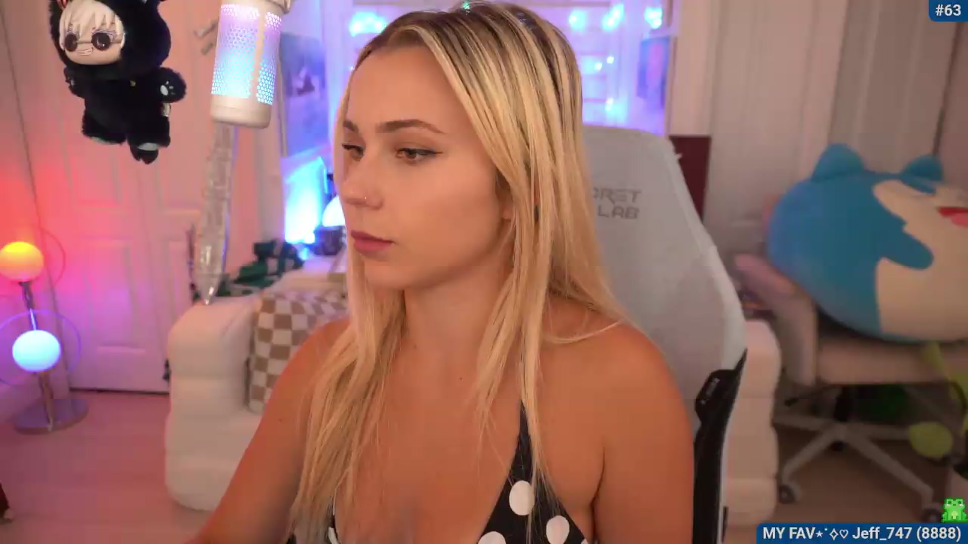 Gallery image thumbnail from Snowkitty's myfreecams stream on, 07/09/2026, 02:12 image 9 of 20