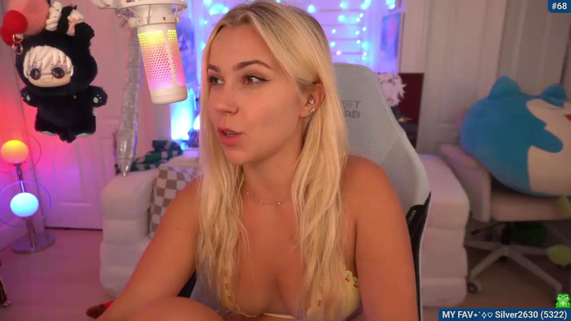 Gallery image thumbnail from Snowkitty's myfreecams stream on, 07/22/2026, 04:05 image 18 of 20