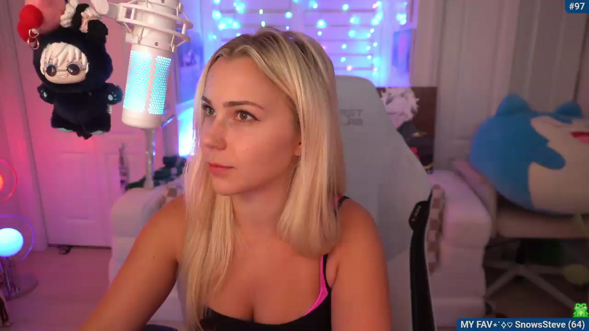 Gallery image thumbnail from Snowkitty's myfreecams stream on, 07/28/2026, 03:24 image 4 of 20