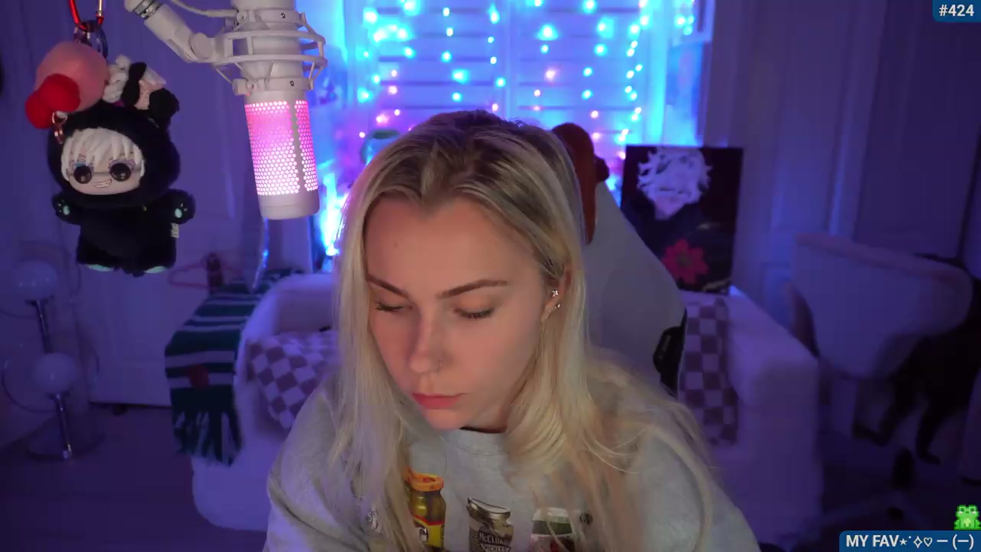 Gallery image thumbnail from Snowkitty's myfreecams stream on, 08/09/2026, 02:31 image 7 of 20