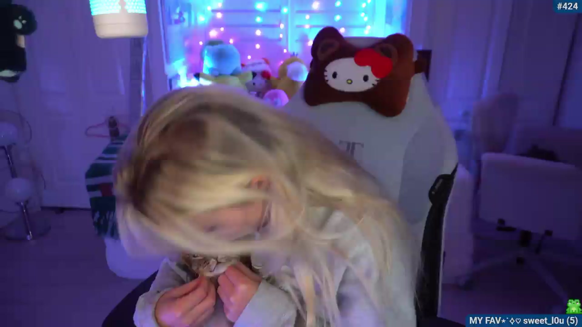 Gallery image thumbnail from Snowkitty's myfreecams stream on, 08/09/2026, 02:31 image 12 of 20