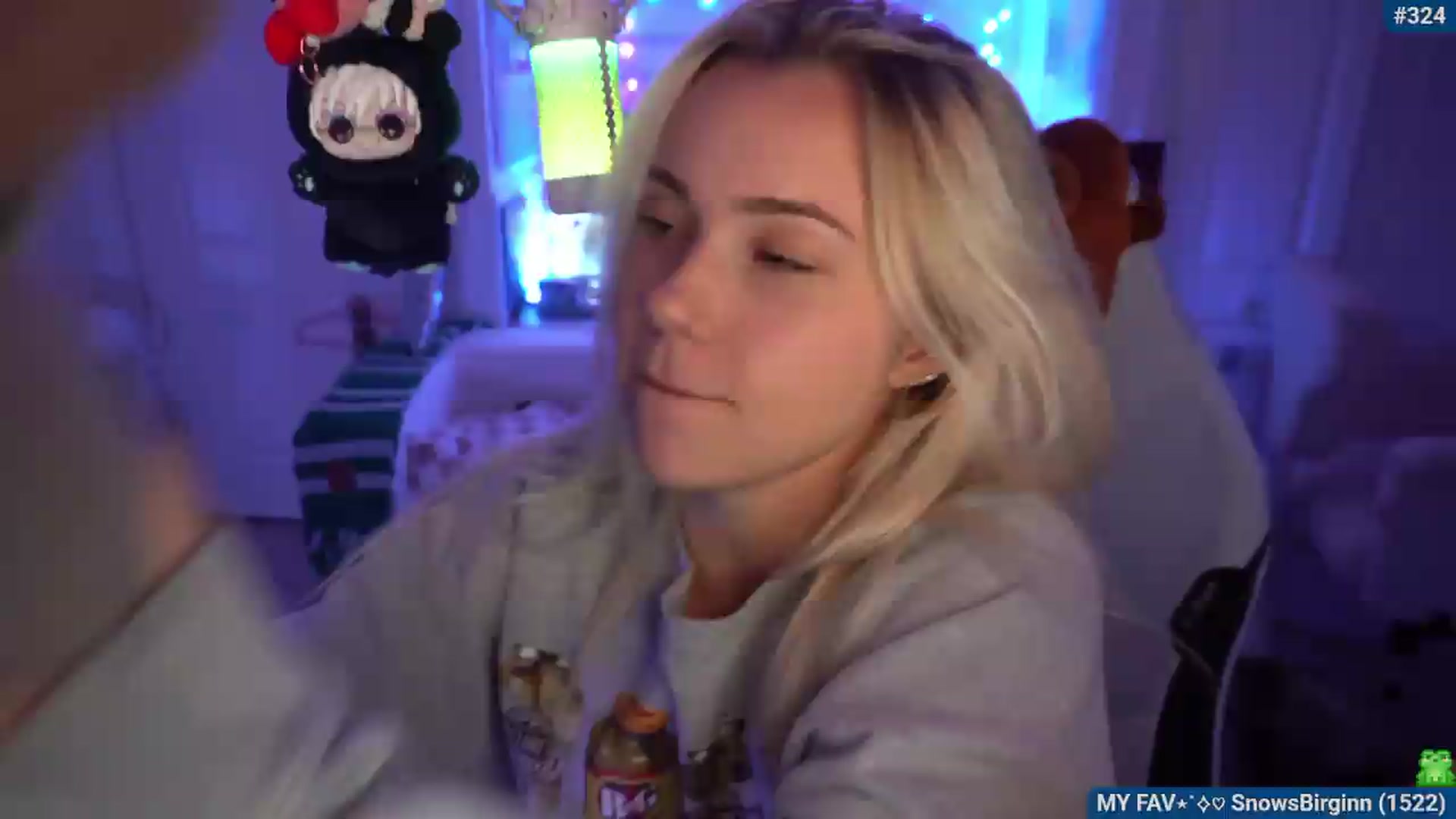 Gallery image thumbnail from Snowkitty's myfreecams stream on, 08/09/2026, 03:29 image 19 of 20