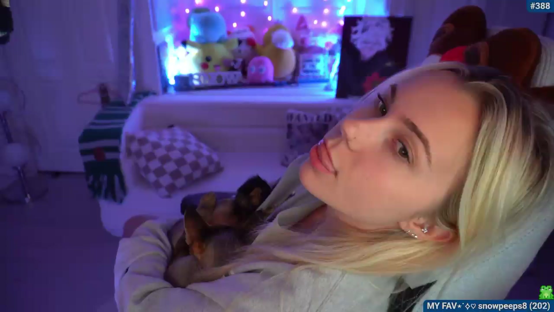 Gallery image thumbnail from Snowkitty's myfreecams stream on, 08/09/2026, 03:29 image 3 of 20