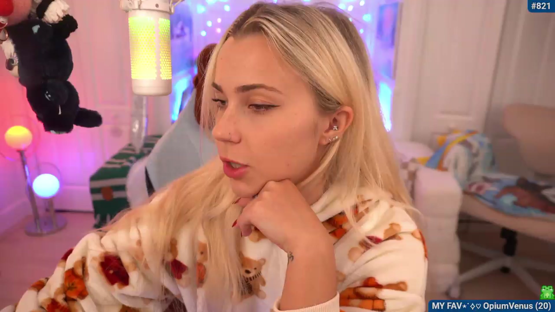 Gallery image thumbnail from Snowkitty's myfreecams stream on, 08/25/2026, 02:00 image 2 of 20
