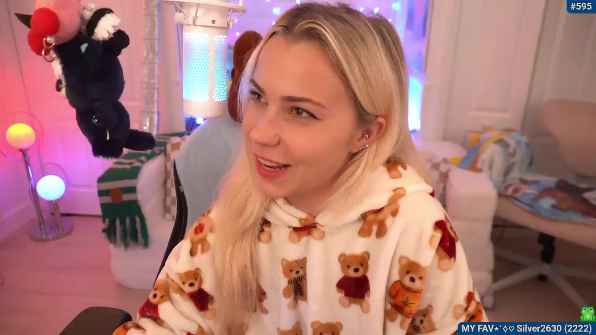 Gallery image thumbnail from Snowkitty's myfreecams stream on, 08/25/2026, 02:00 image 19 of 20