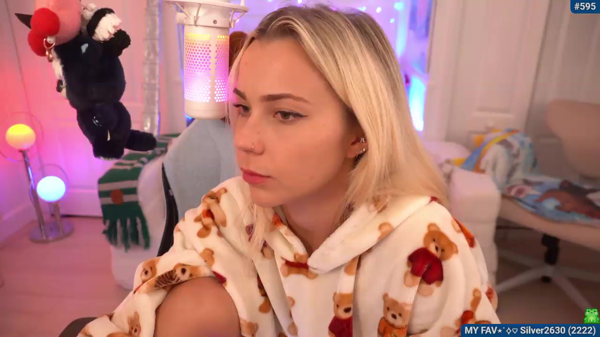 Gallery image thumbnail from Snowkitty's myfreecams stream on, 08/25/2026, 02:00 image 17 of 20