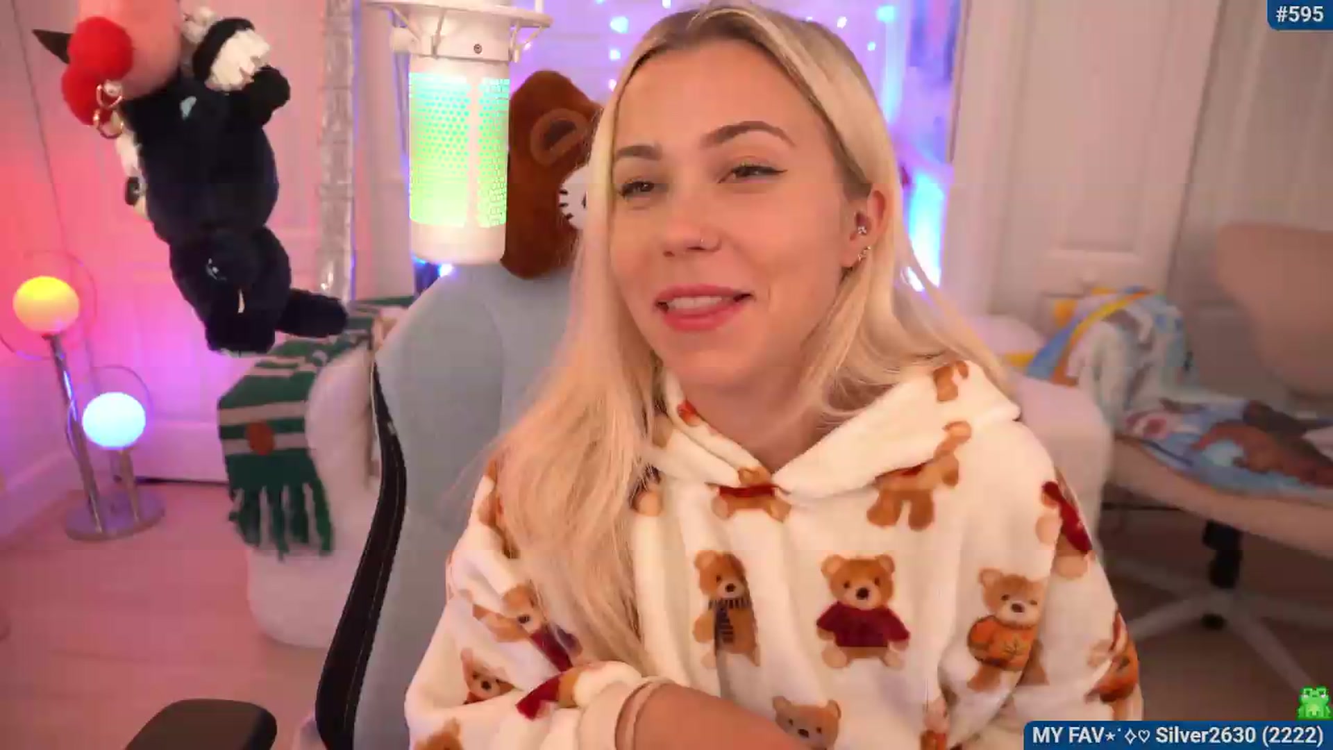 Gallery image thumbnail from Snowkitty's myfreecams stream on, 08/25/2026, 02:00 image 18 of 20