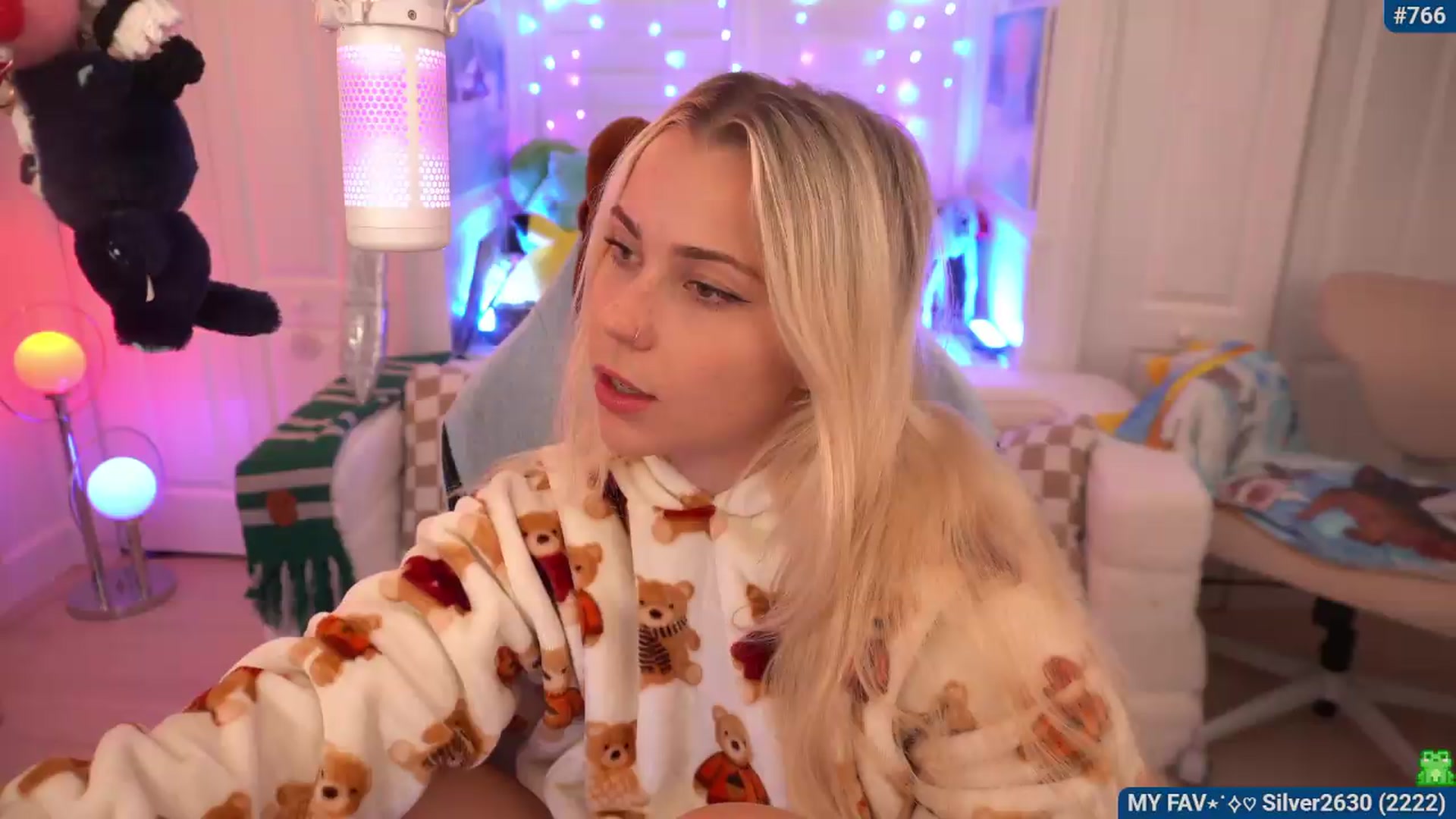 Gallery image thumbnail from Snowkitty's myfreecams stream on, 08/25/2026, 02:00 image 4 of 20