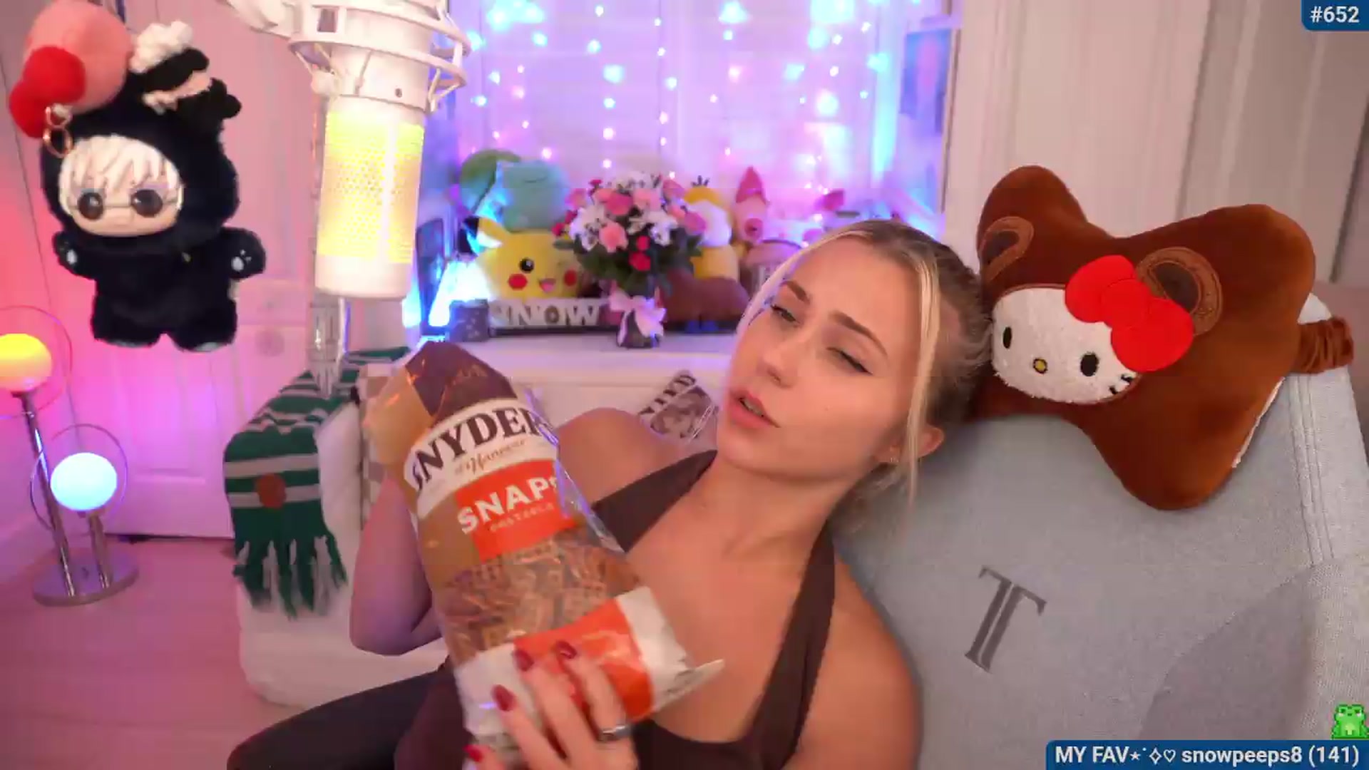 Gallery image thumbnail from Snowkitty's myfreecams stream on, 08/28/2026, 02:59 image 14 of 20