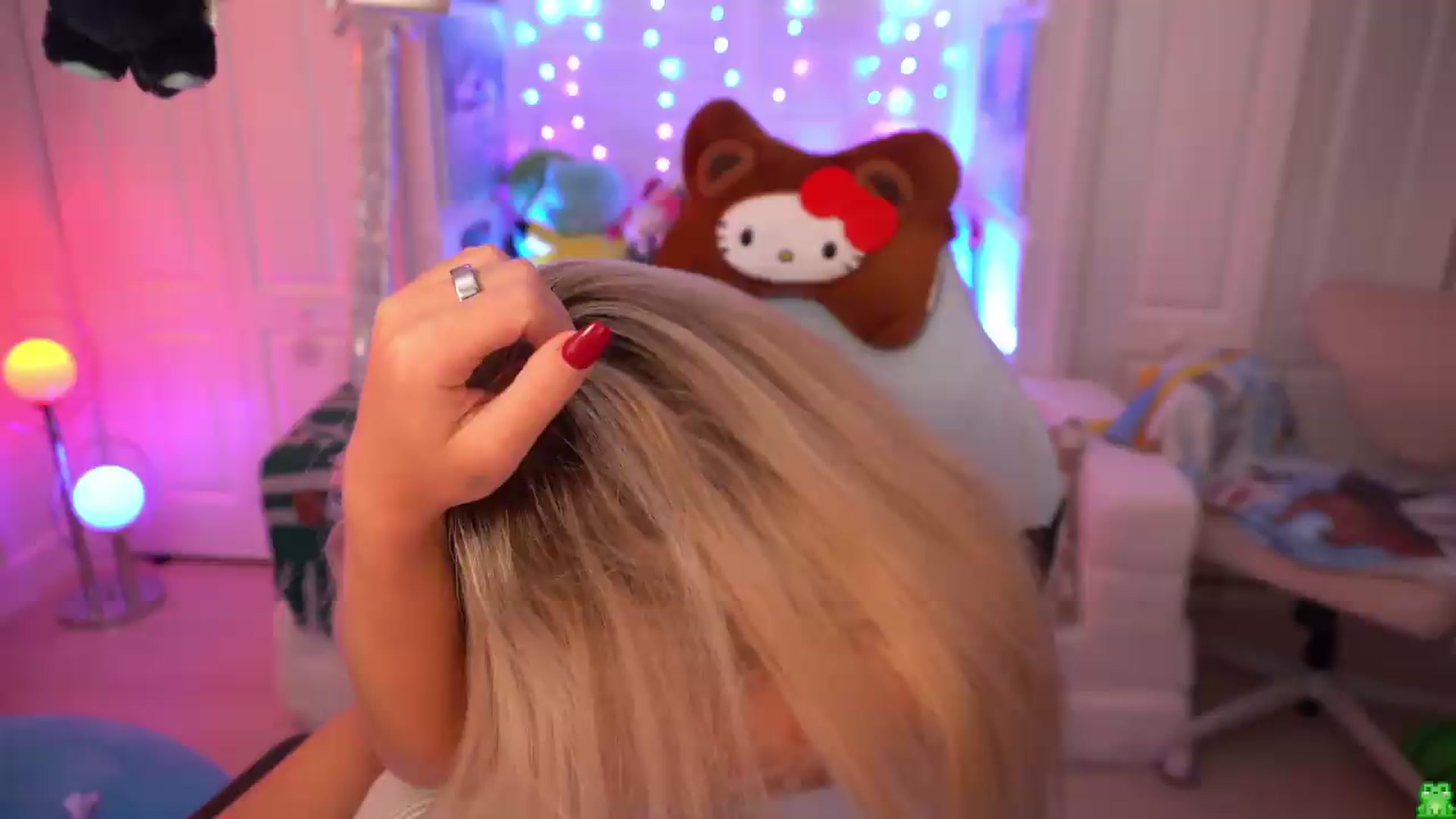 Gallery image thumbnail from Snowkitty's myfreecams stream on, 08/31/2026, 04:31 image 4 of 20
