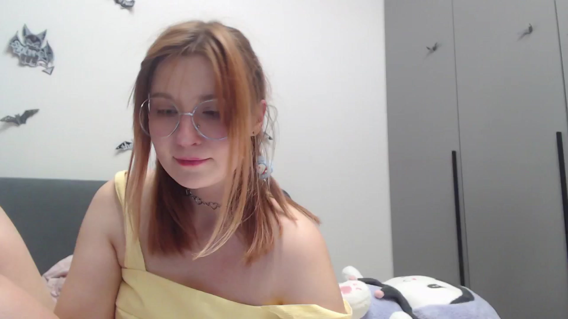 Gallery image thumbnail from Snowy_AF's myfreecams stream on, 12/07/2025, 21:39 image 19 of 20