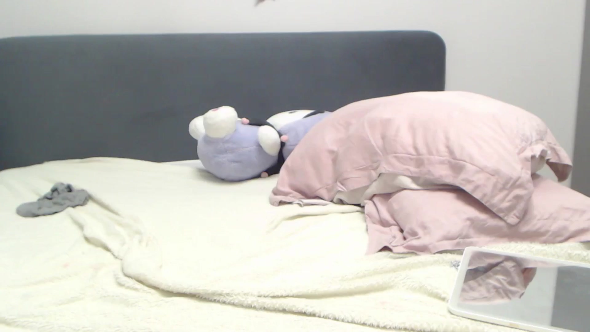 Gallery image thumbnail from Snowy_AF's myfreecams stream on, 12/07/2025, 23:44 image 19 of 20