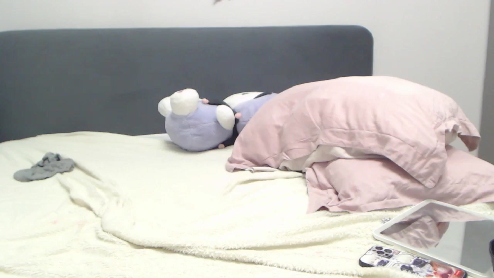 Gallery image thumbnail from Snowy_AF's myfreecams stream on, 12/07/2025, 23:44 image 18 of 20