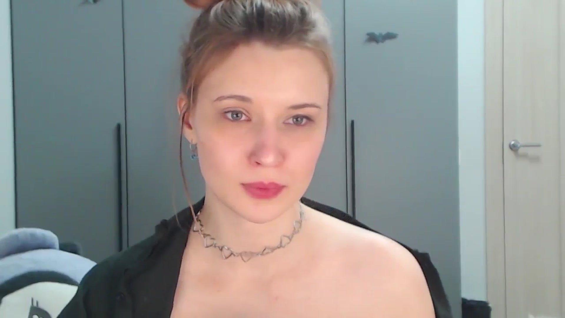 Gallery image thumbnail from Snowy_AF's myfreecams stream on, 12/12/2025, 07:12 image 9 of 20