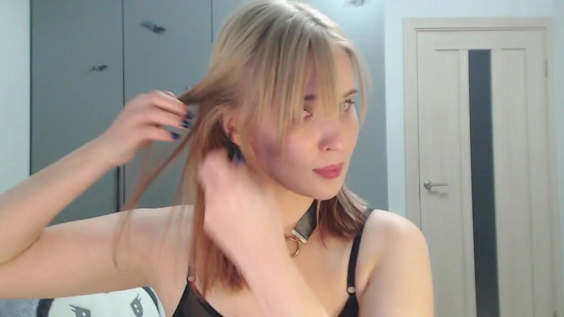 Gallery image thumbnail from Snowy_AF's myfreecams stream on, 12/17/2025, 08:39 image 20 of 20