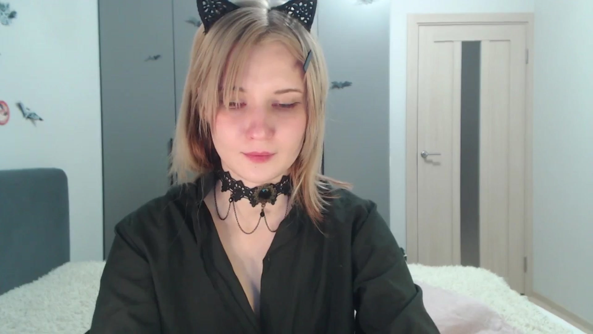 Gallery image thumbnail from Snowy_AF's myfreecams stream on, 12/17/2025, 23:07 image 3 of 20