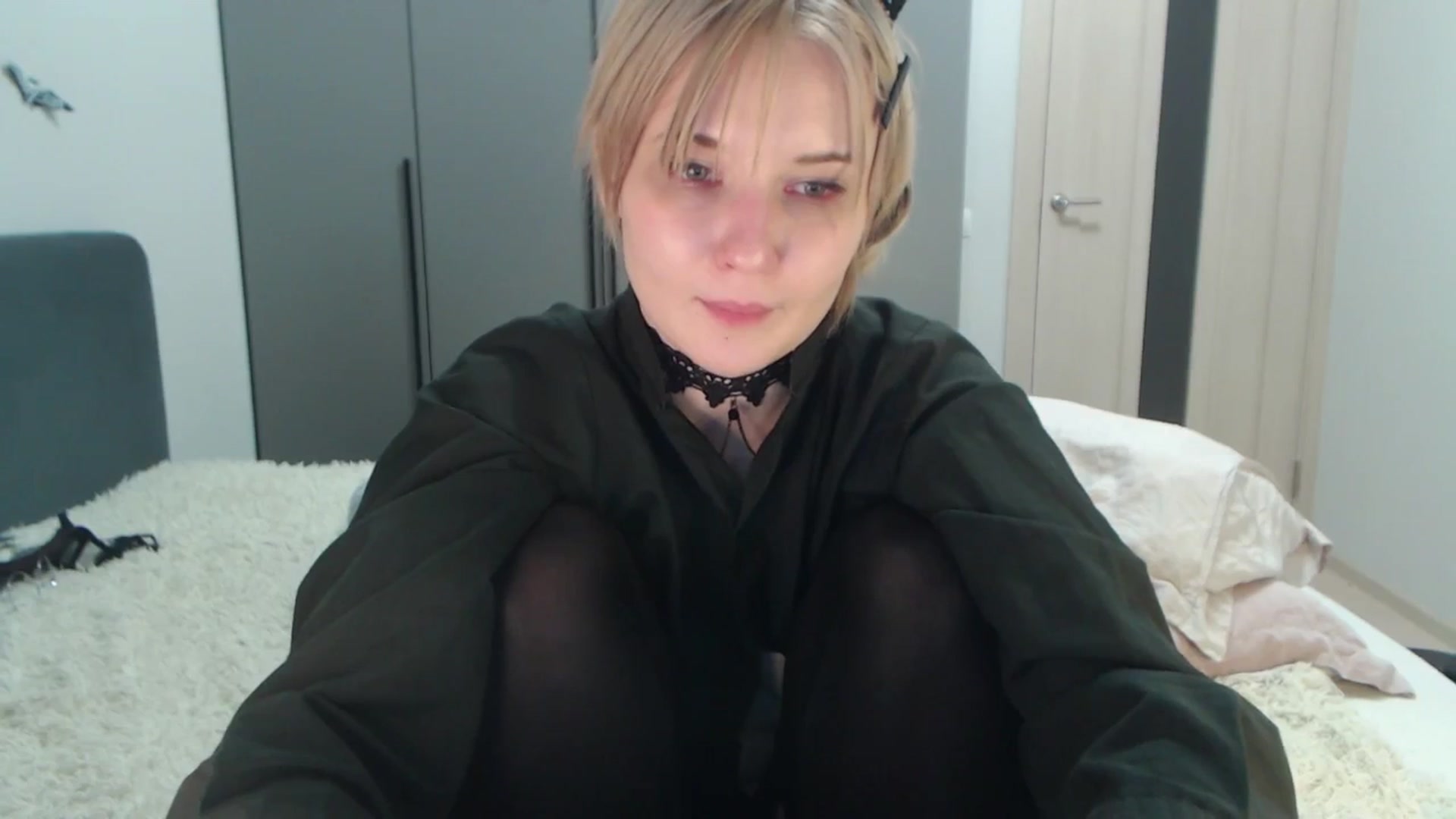 Gallery image thumbnail from Snowy_AF's myfreecams stream on, 12/17/2025, 23:07 image 18 of 20