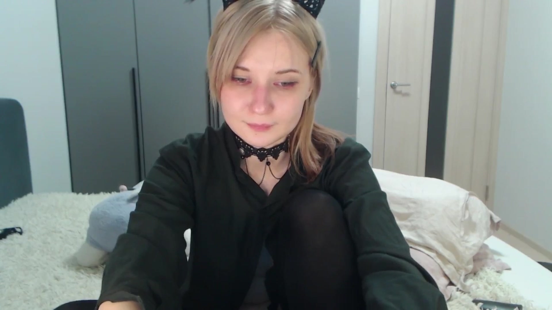 Gallery image thumbnail from Snowy_AF's myfreecams stream on, 12/17/2025, 23:07 image 16 of 20