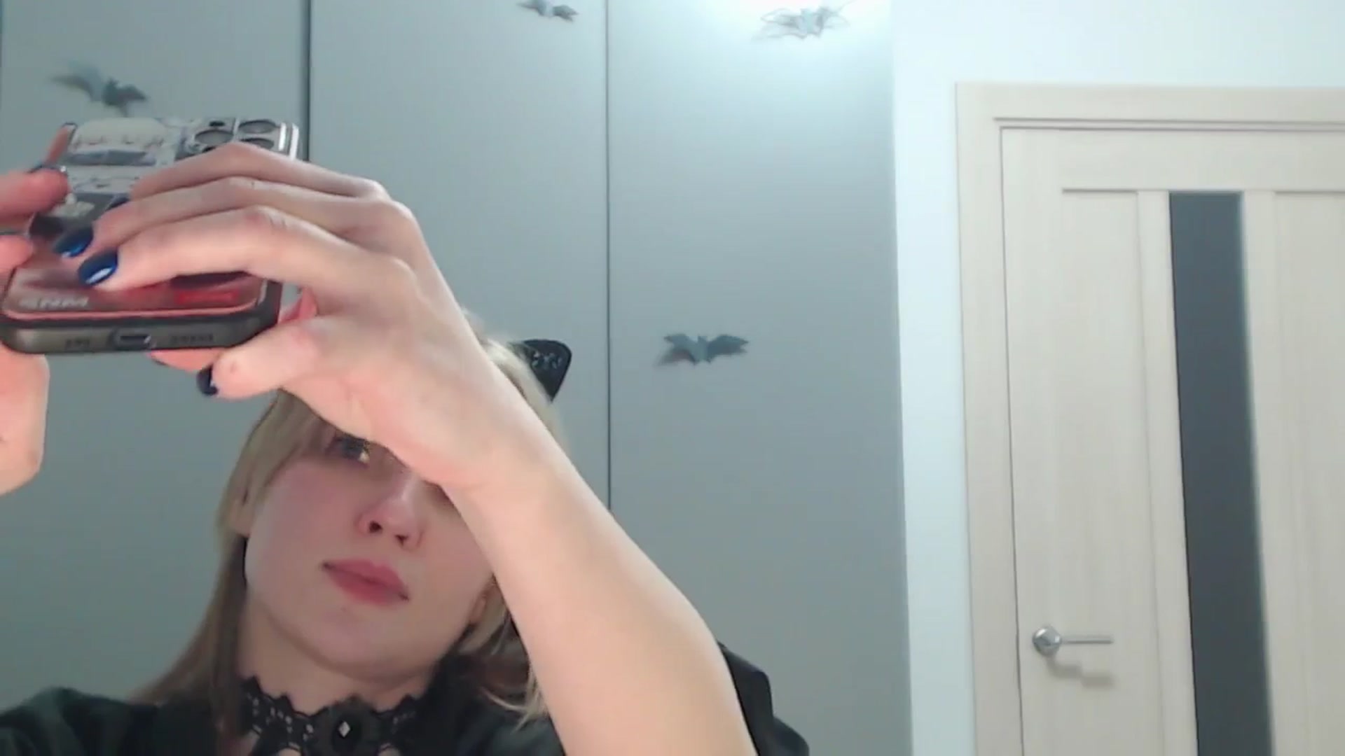Gallery image thumbnail from Snowy_AF's myfreecams stream on, 12/17/2025, 23:07 image 8 of 20