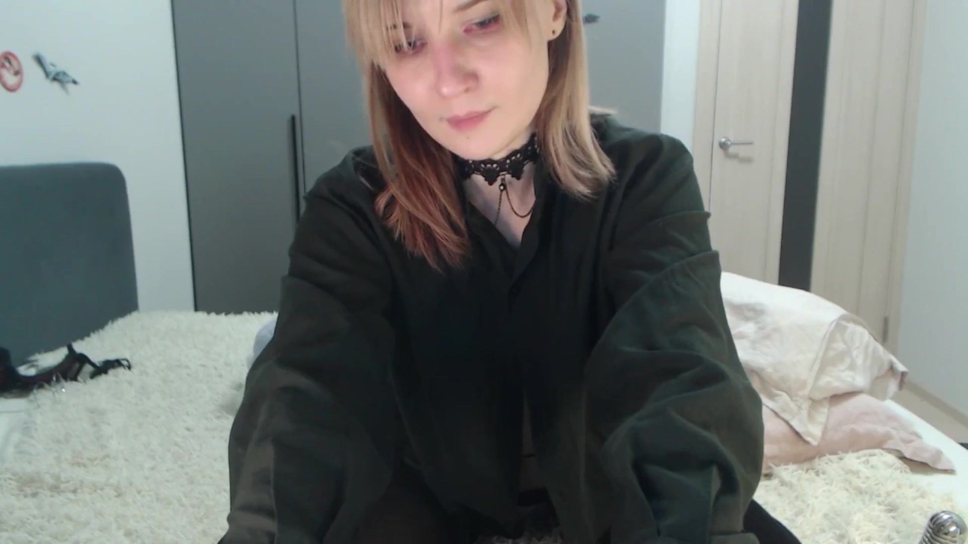 Gallery image thumbnail from Snowy_AF's myfreecams stream on, 12/17/2025, 23:07 image 17 of 20
