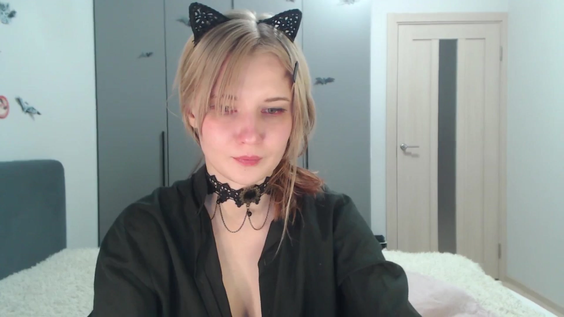 Gallery image thumbnail from Snowy_AF's myfreecams stream on, 12/17/2025, 23:07 image 4 of 20