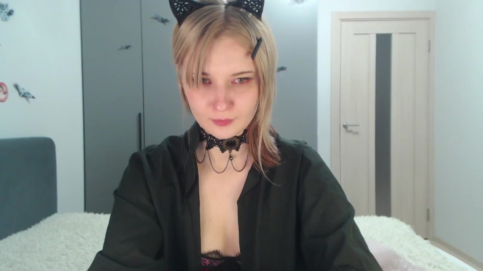 Gallery image thumbnail from Snowy_AF's myfreecams stream on, 12/17/2025, 23:07 image 1 of 20
