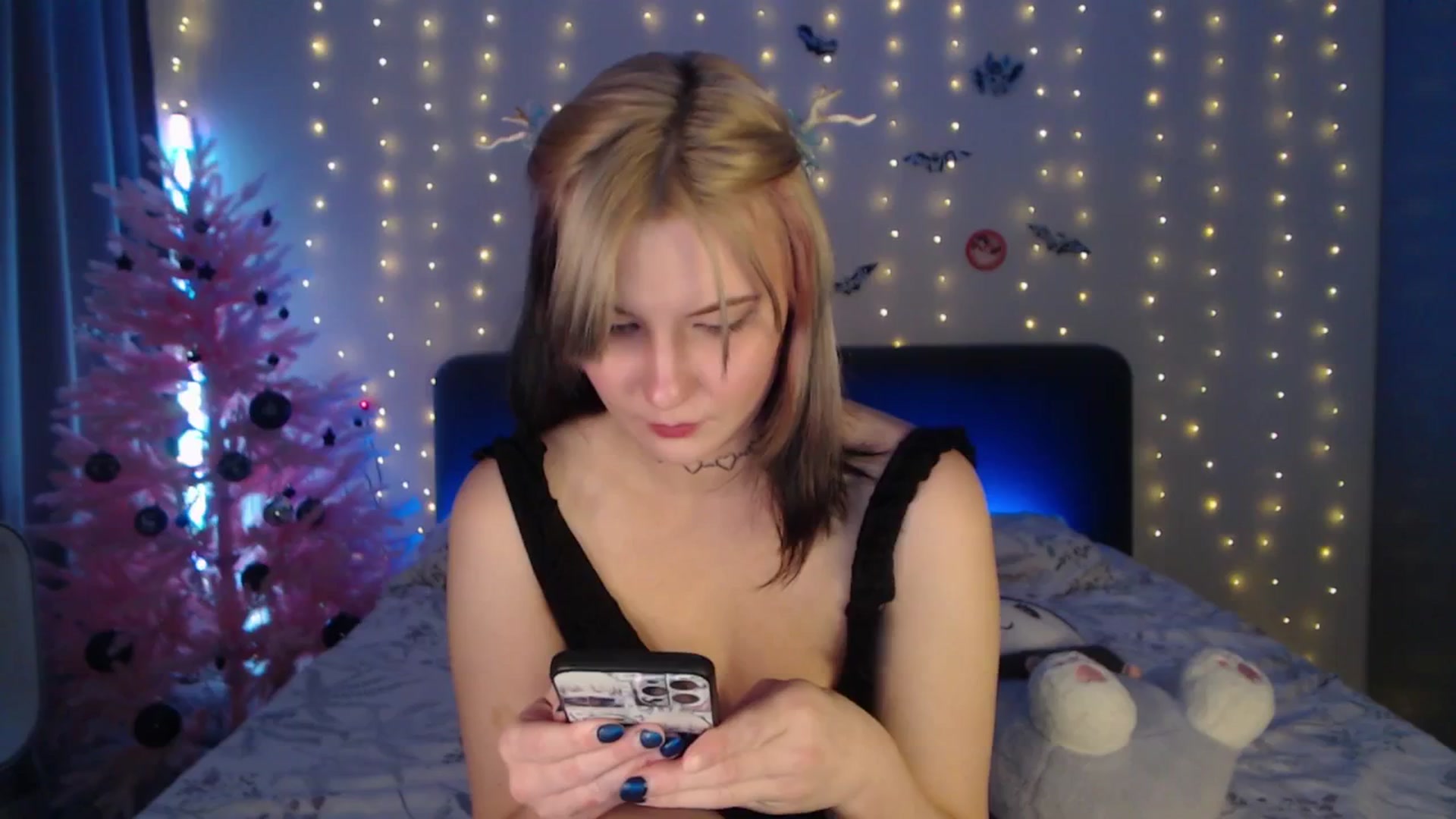 Gallery image thumbnail from Snowy_AF's myfreecams stream on, 12/31/2025, 19:03 image 5 of 20